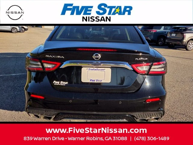 Used 2021 Black Nissan Platinum image 10