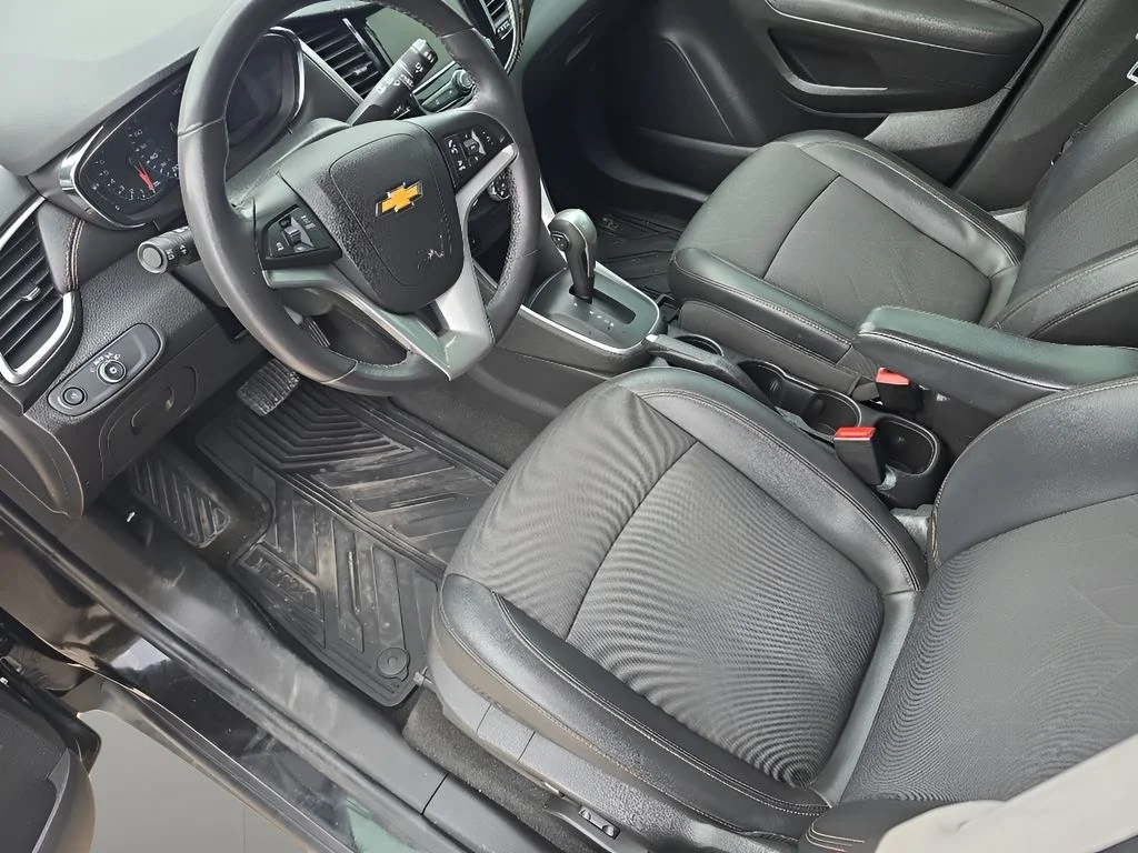 Used 2019 Black Chevrolet 1LT image 9