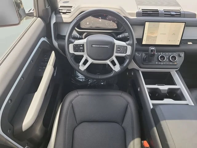 Used 2025 White Land Rover S image 11