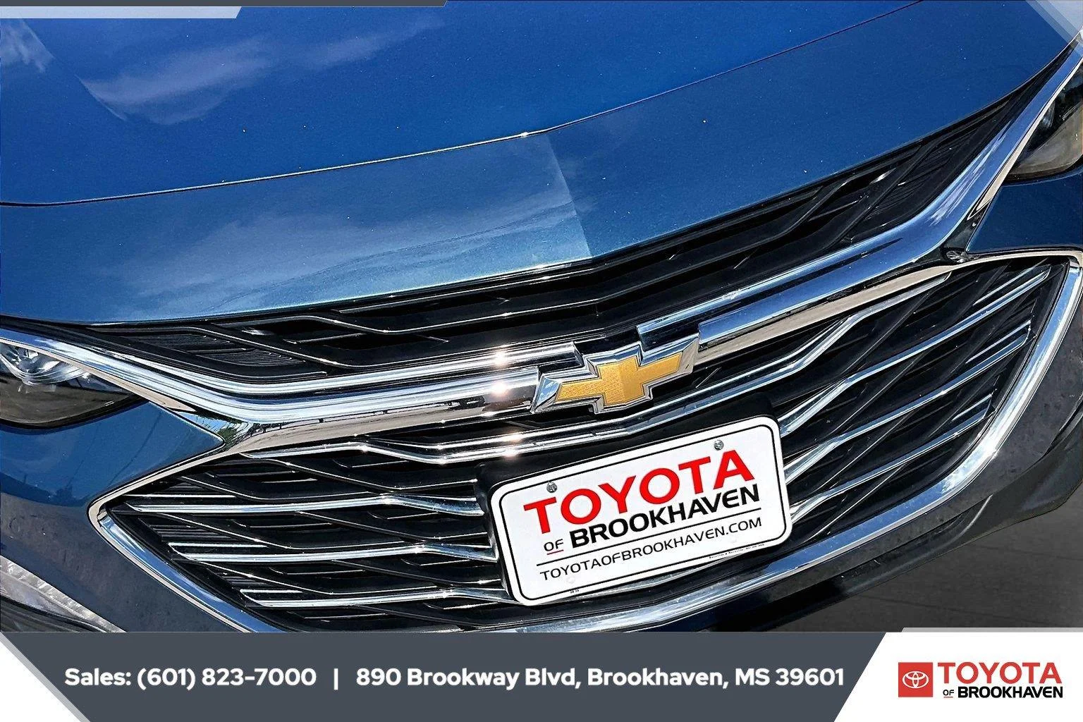 Used 2024 Lakeshore Blue Metallic Chevrolet LT image 21