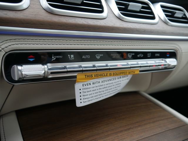 New 2026 MANUFAKTUR Moonlight White Metallic Mercedes-Benz GLE 450 image 36