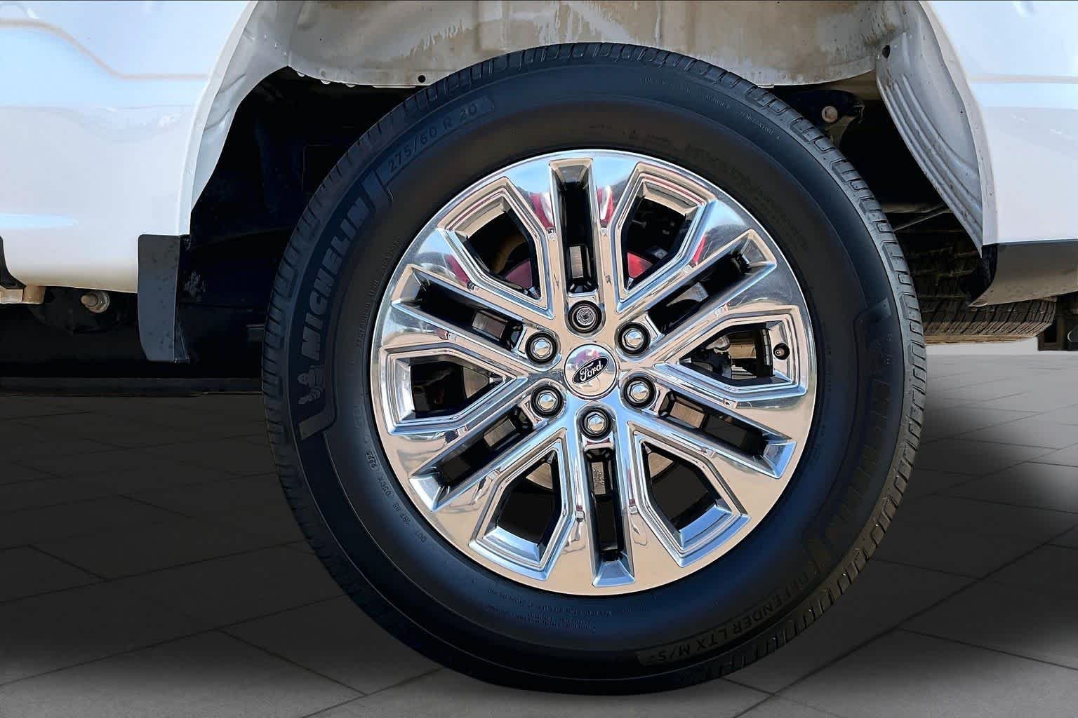 Used 2024 Oxford White Ford LARIAT image 10