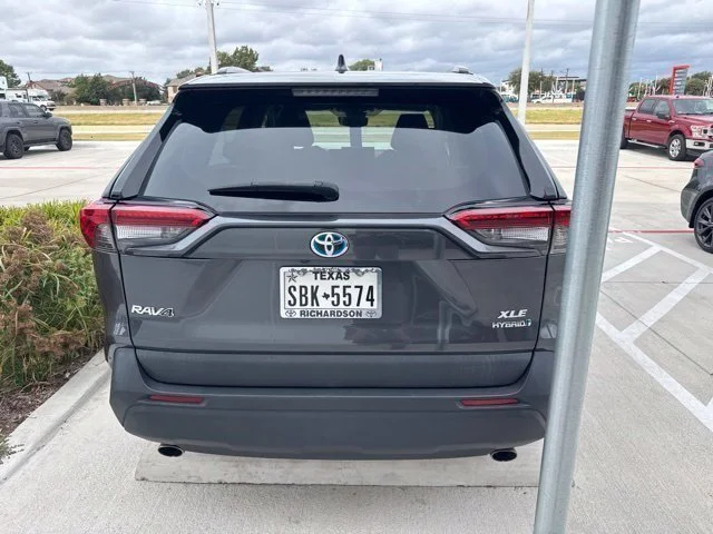 Used 2022 Gray Toyota XLE image 4