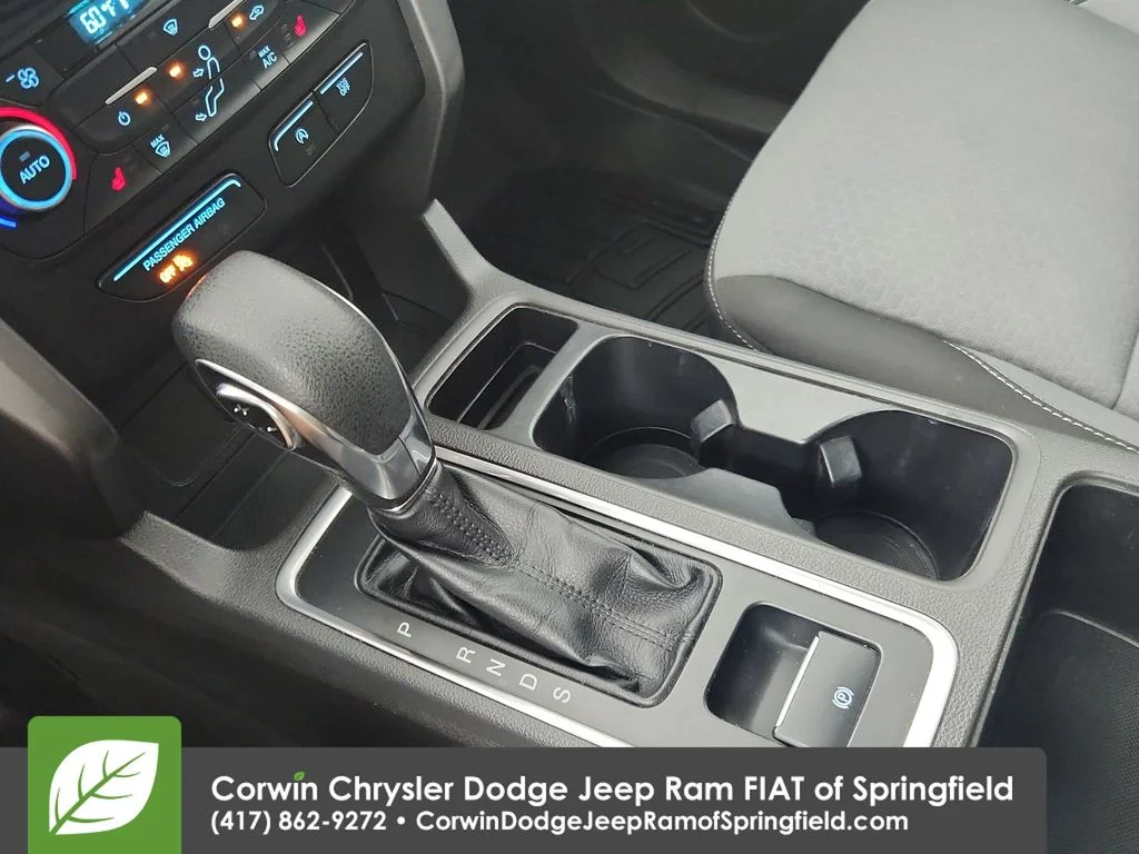 Used 2018 Blue Ford SE image 28