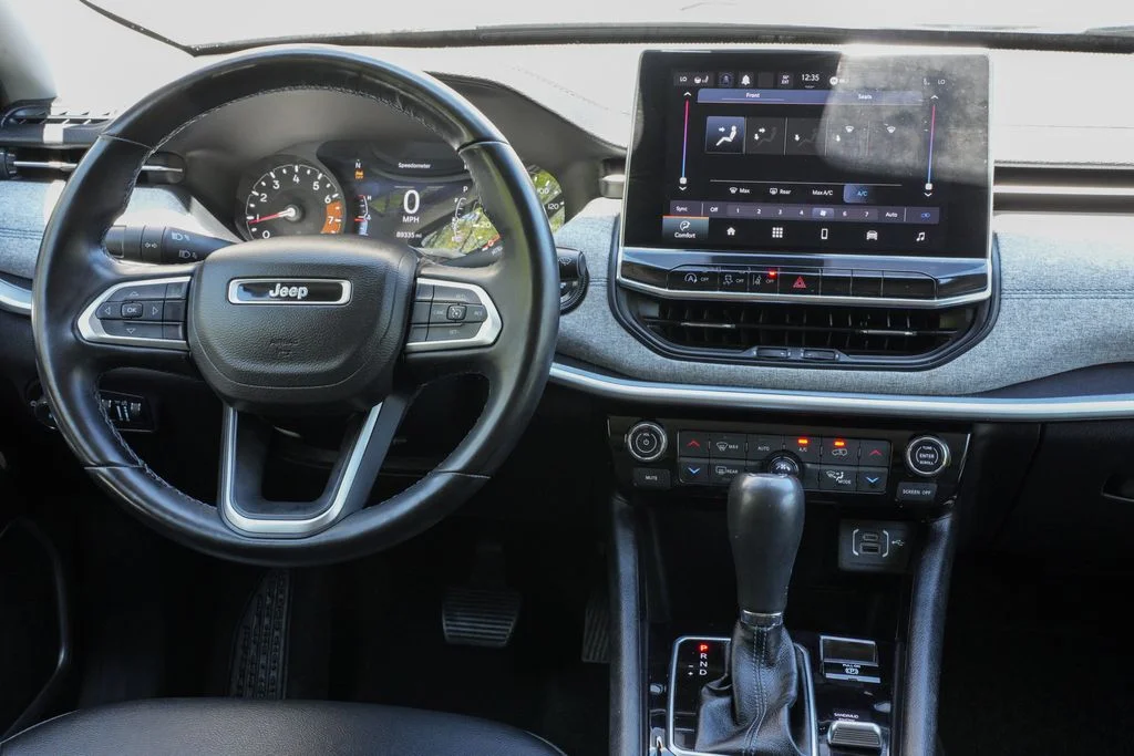 Used 2022 Gray Jeep Latitude image 19