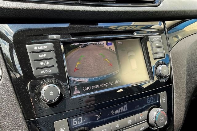 Used 2022 Gray Nissan SL image 16