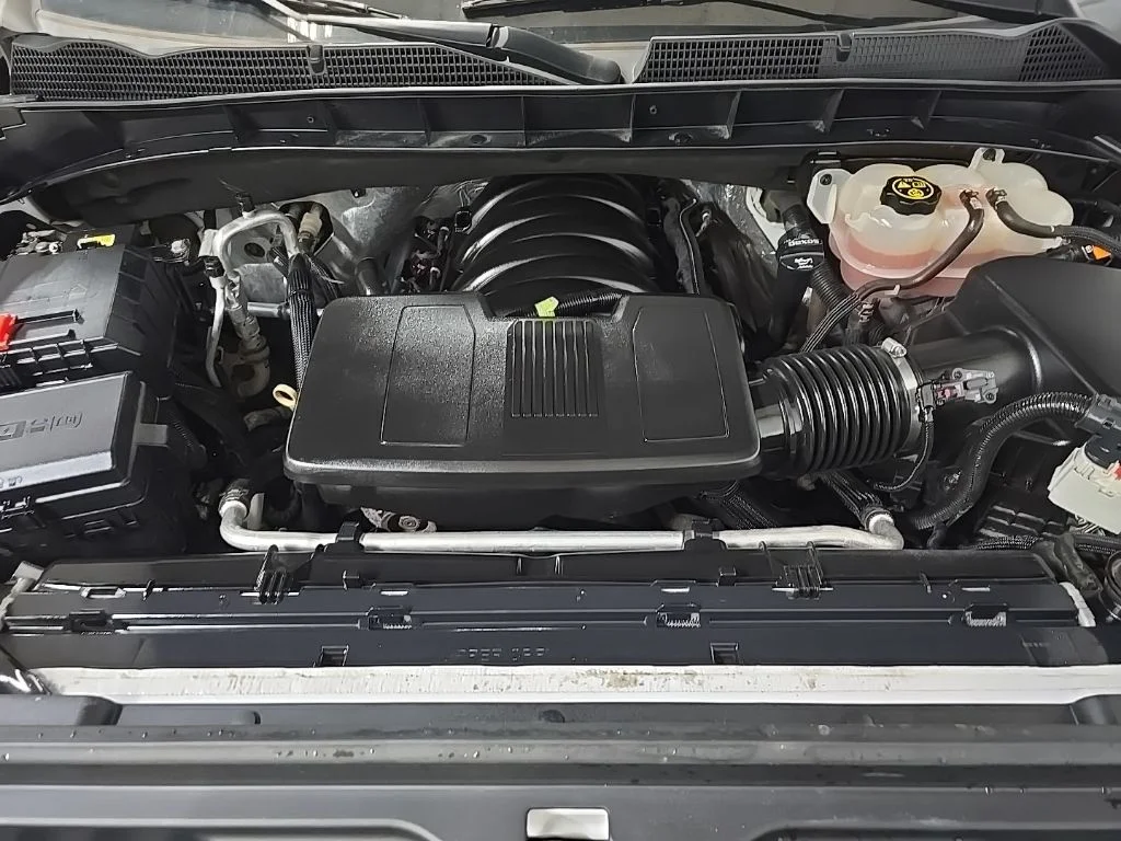 Used 2019 White GMC AT4 image 12
