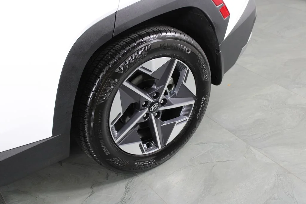 Used 2026 White Hyundai SEL image 12