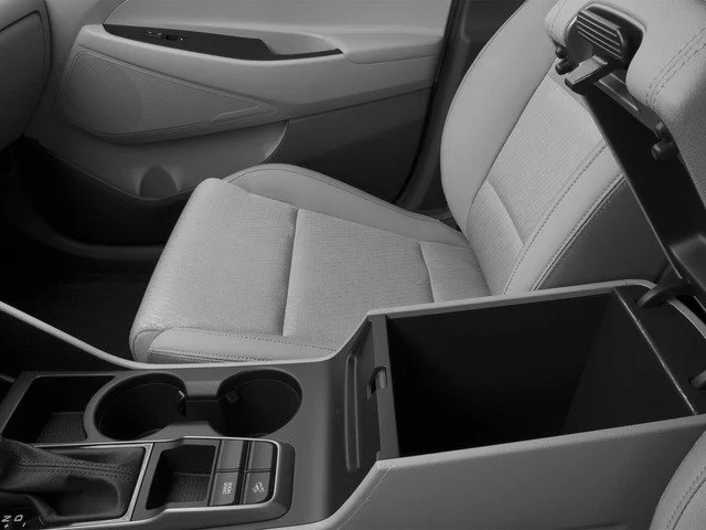 Used 2016 Chromium Silver Hyundai SE image 17