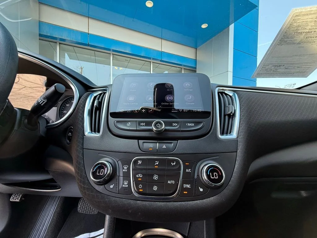 Used 2021 SILVER ICE METALLIC Chevrolet LT image 15