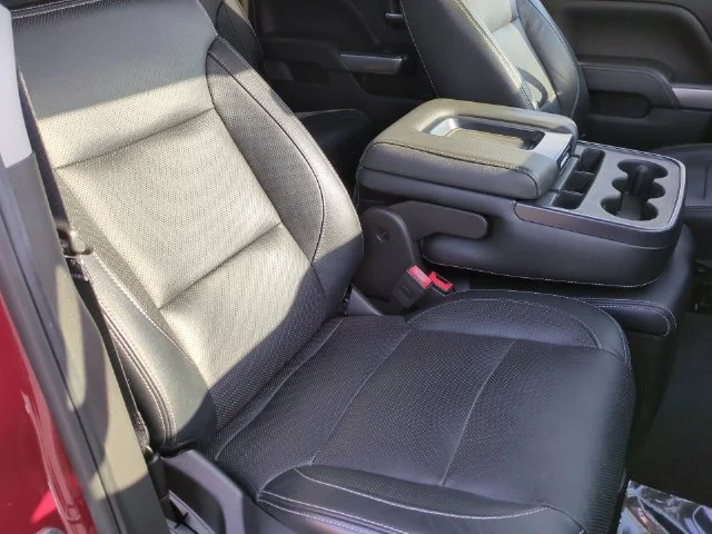 Used 2018 Red Chevrolet LT image 24