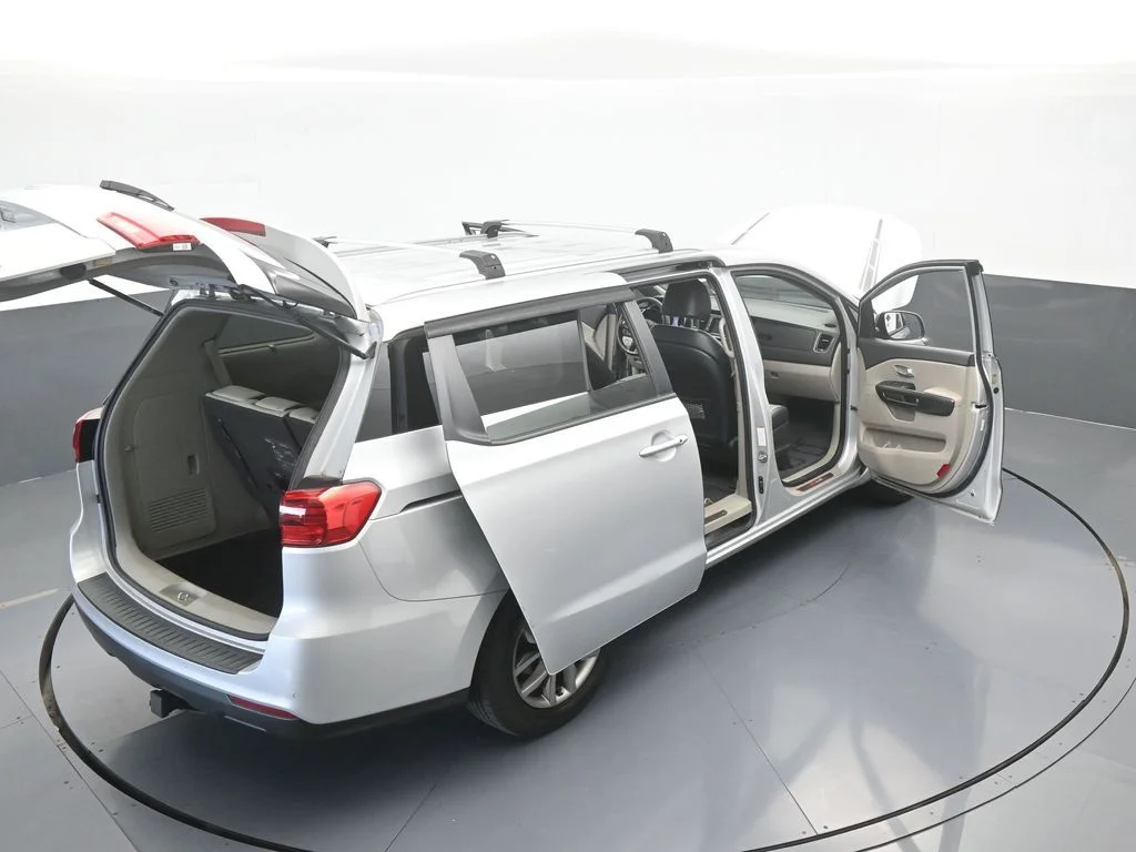 Used 2021 Silky Silver Kia EX image 59