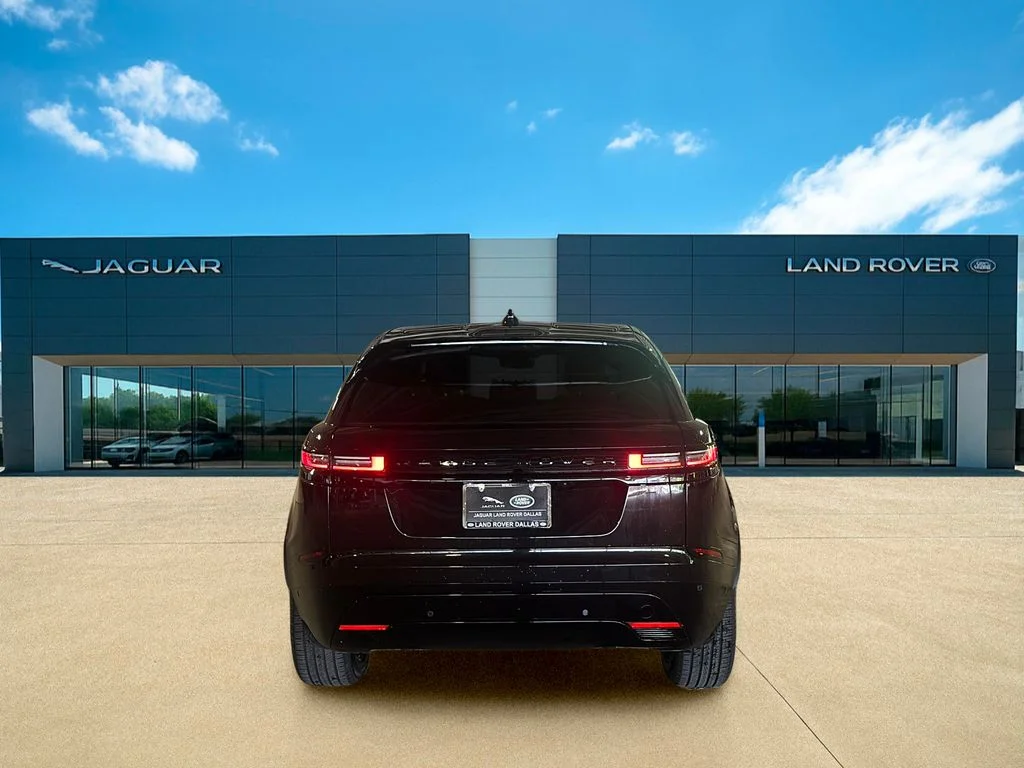 Certified Used 2026 Santorini Black Metallic Land Rover Dynamic SE image 5