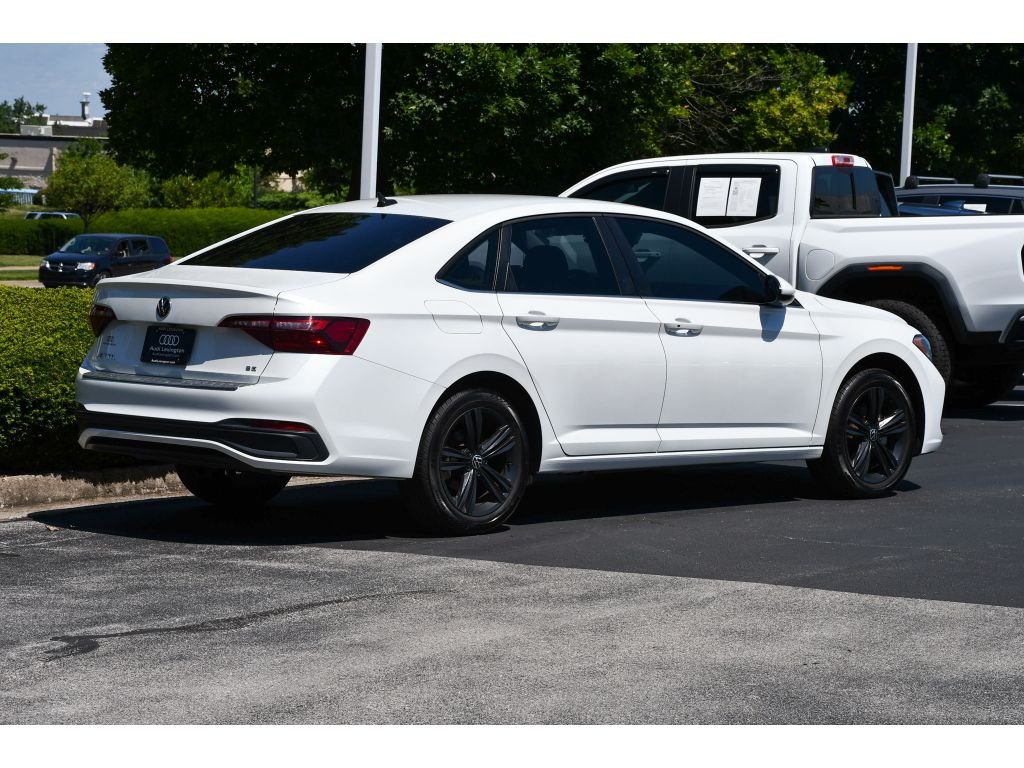 Used 2023 Opal White Pearl Volkswagen SE image 4