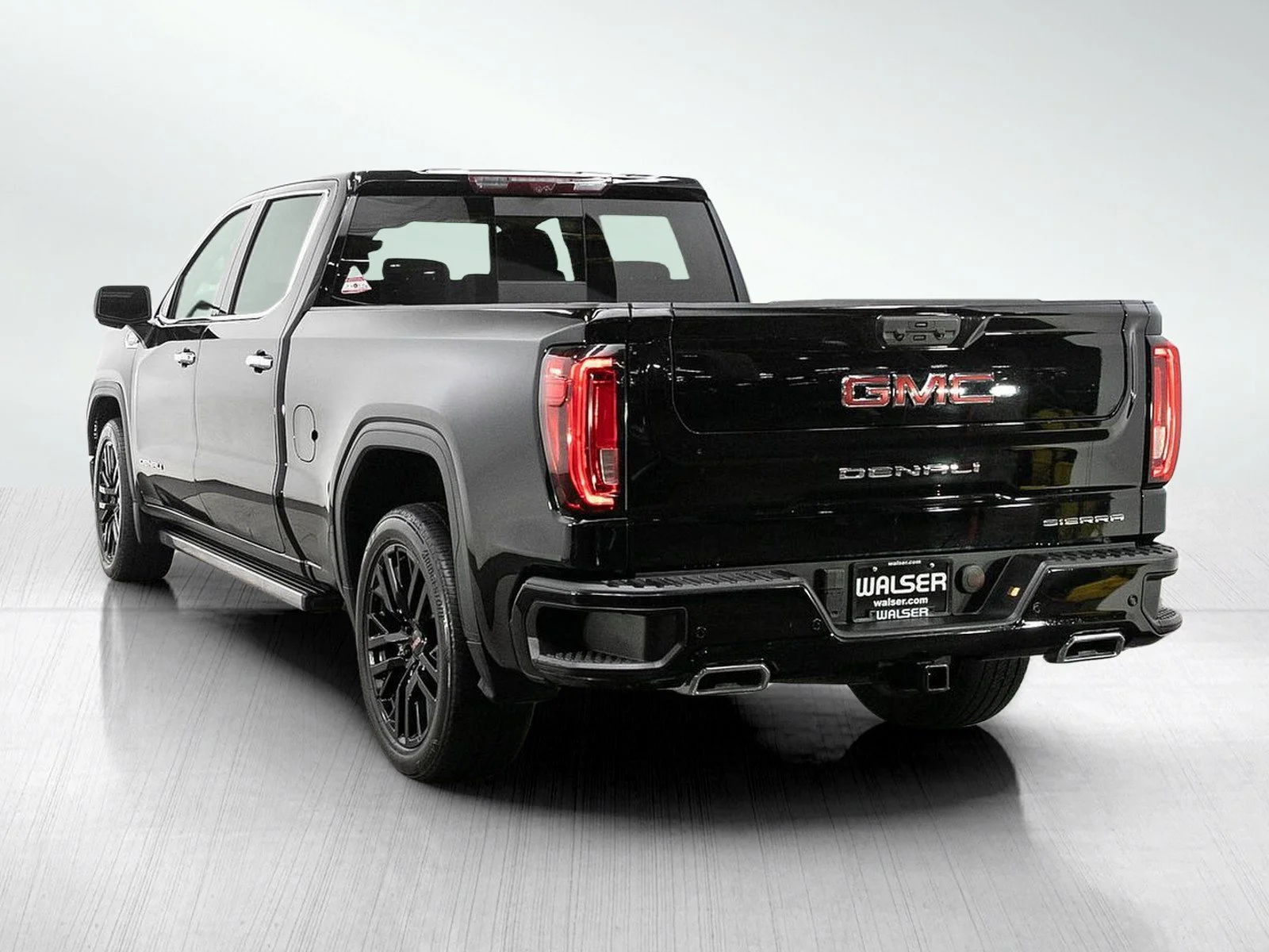 Used 2024 Onyx Black GMC Denali image 3