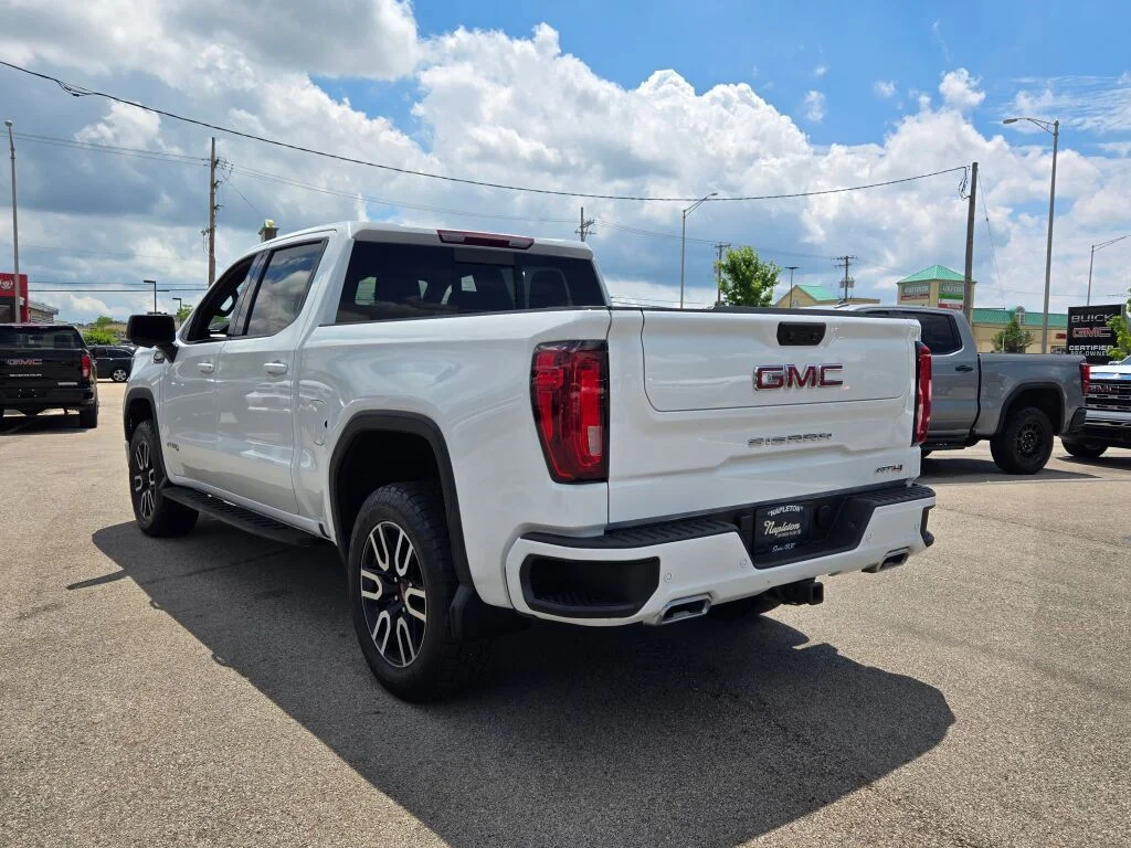 Used 2024 White GMC AT4 image 15
