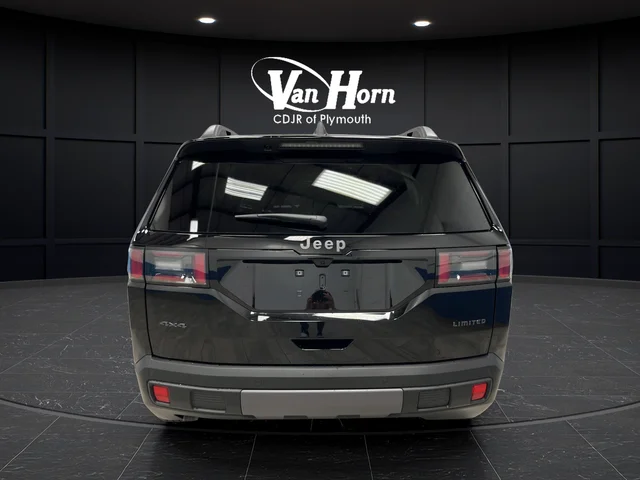 New 2026 Diamond Black Crystal Pearl-Coat Exterior Paint Jeep Limited image 6