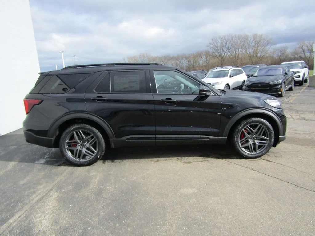 New 2026 Agate Black Metallic Ford ST image 10
