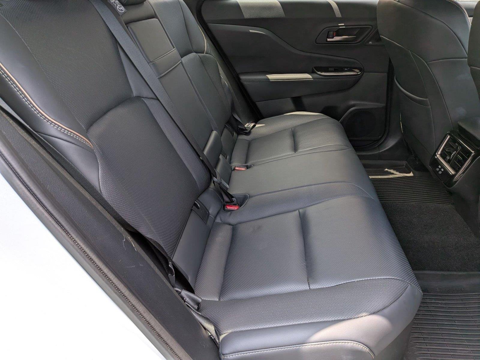 Used 2025 Oxygen White Toyota Limited image 38