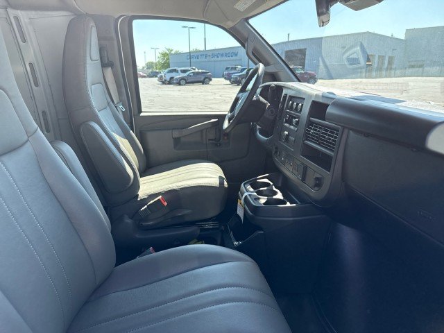 2025 Chevrolet Express Cargo Work Van - Photo 20