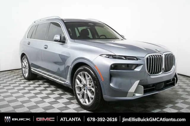 2023 BMW X7 xDrive40i's photo