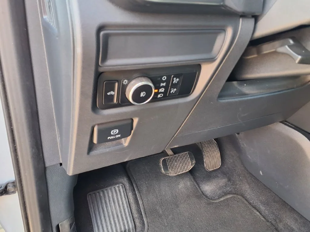 Used 2023 White Ford XL image 18