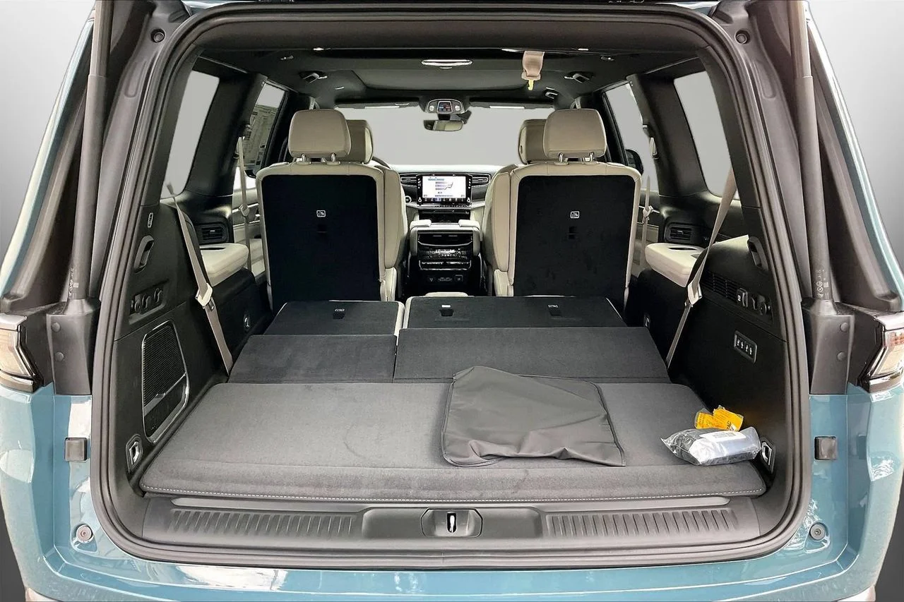 New 2026 Steel Blue Jeep Limited Altitude image 27