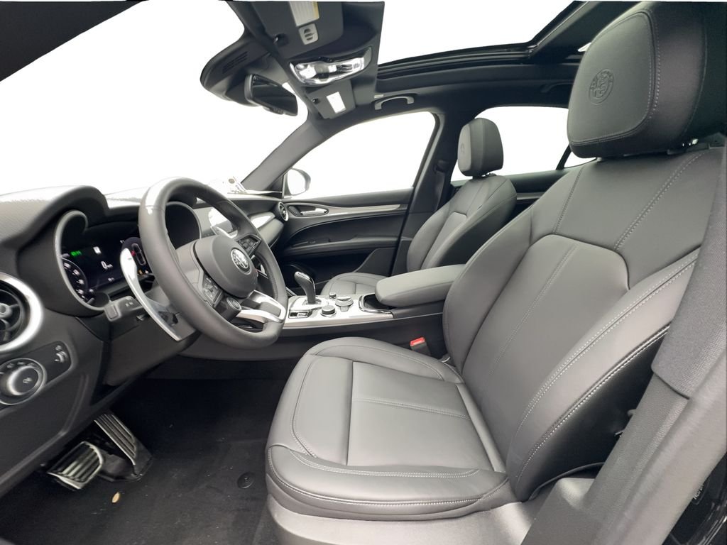 2025 Alfa Romeo Stelvio Base - Photo 29