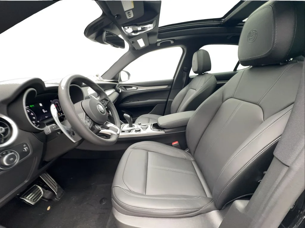 2025 Alfa Romeo Stelvio Base - Photo 29