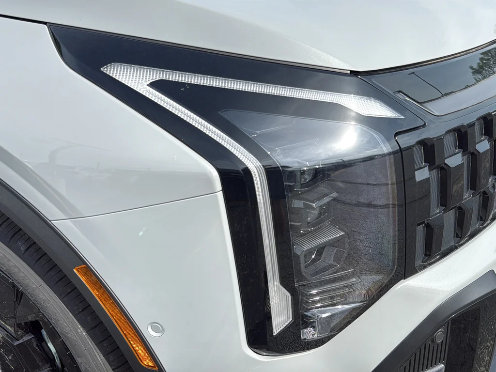 New 2026 Wolf Gray Kia X-Line image 30