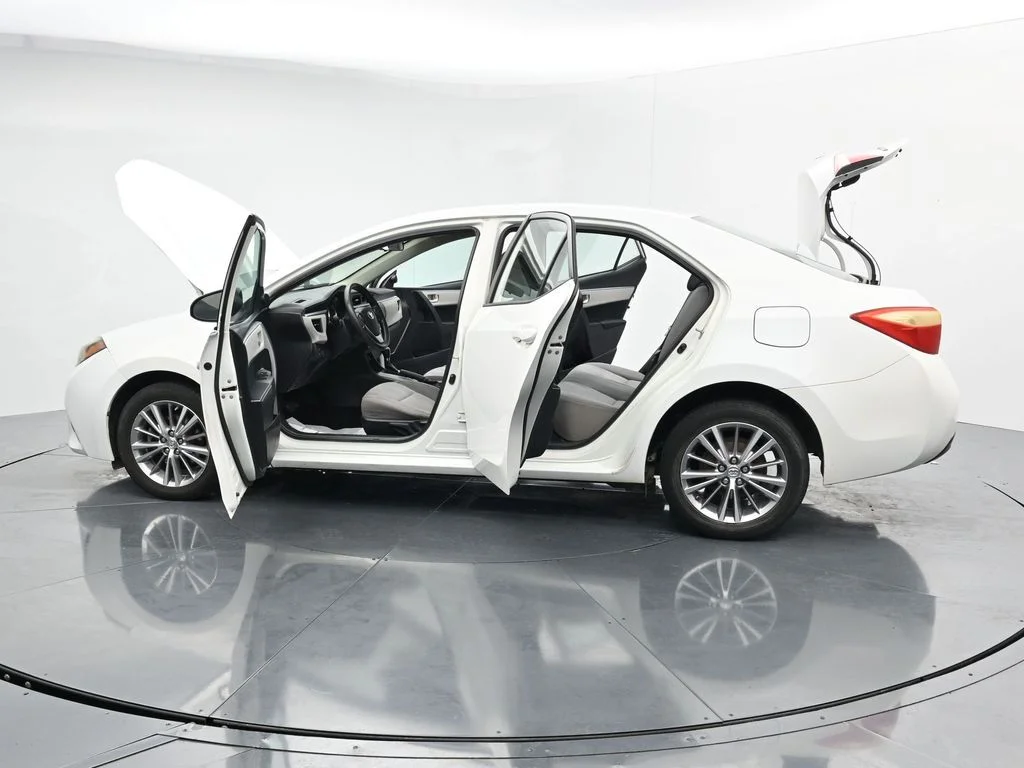 Used 2014 White Toyota LE Plus image 38