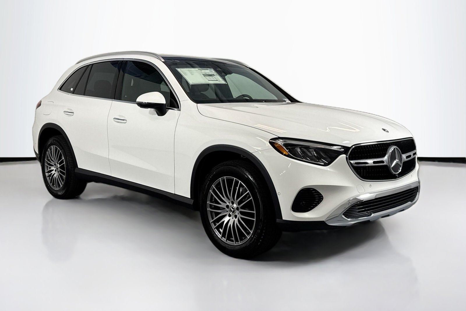 New 2026 Polar White Mercedes-Benz GLC 300 image 3