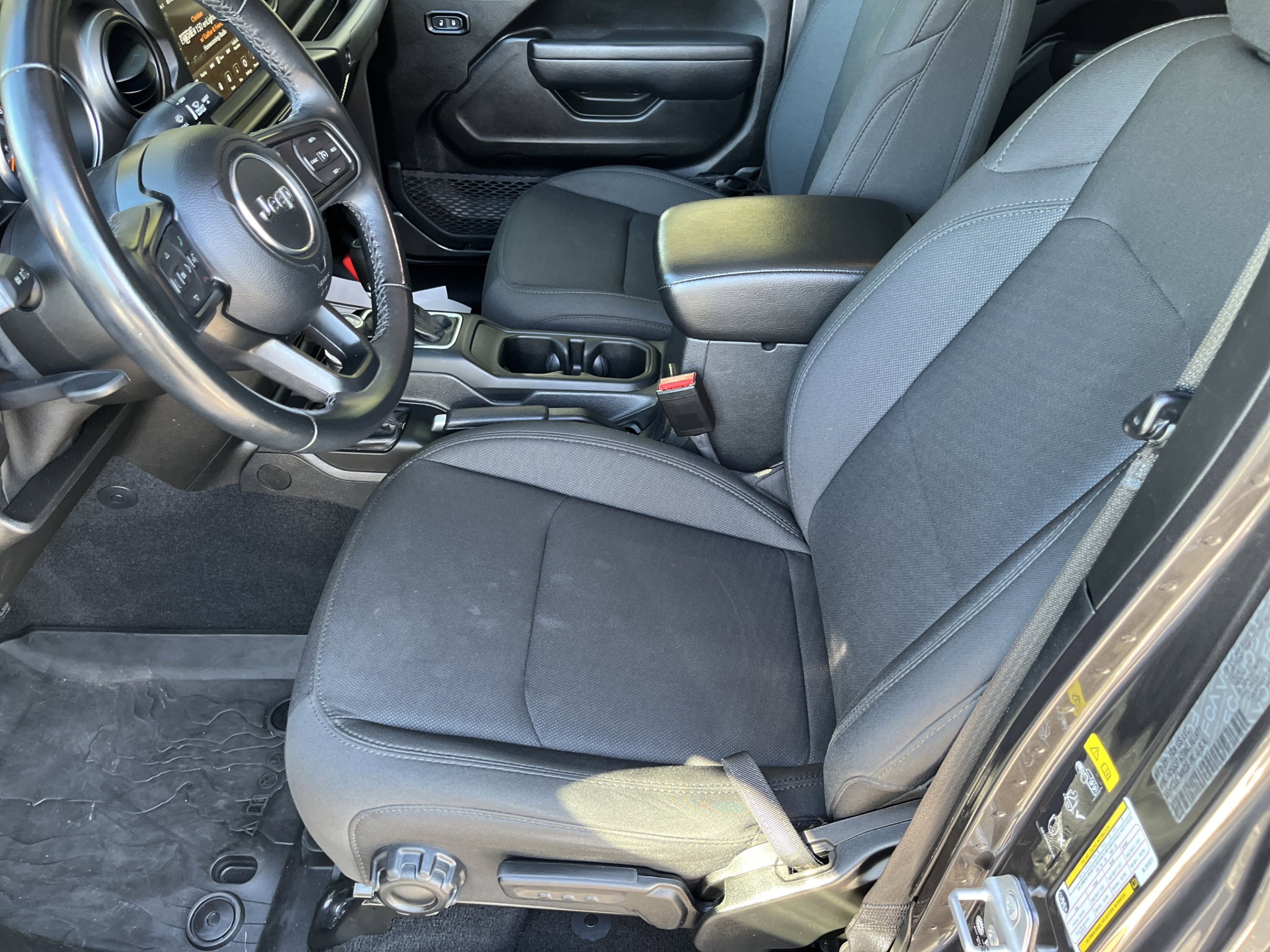 Used 2022 Granite Crystal Metallic Clearcoat Jeep  image 11