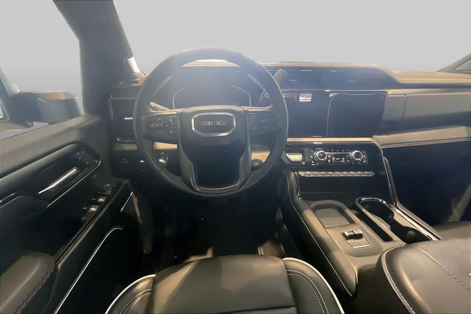 Used 2025 Sterling Metallic GMC AT4X image 6