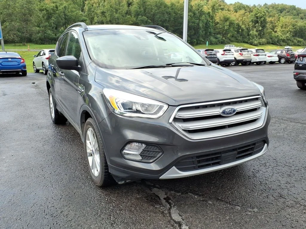 Used 2019 Gray Ford SEL image 2
