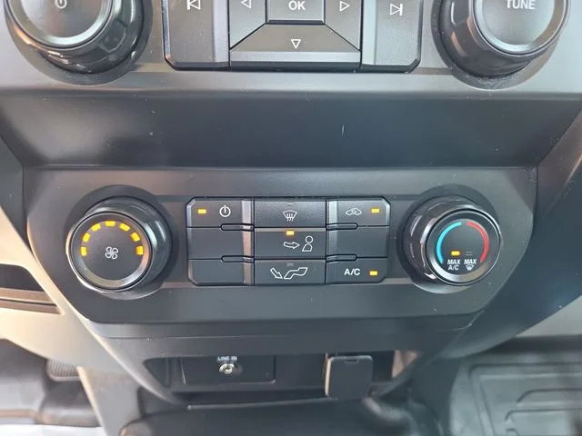 Used 2018 White Ford XL image 18