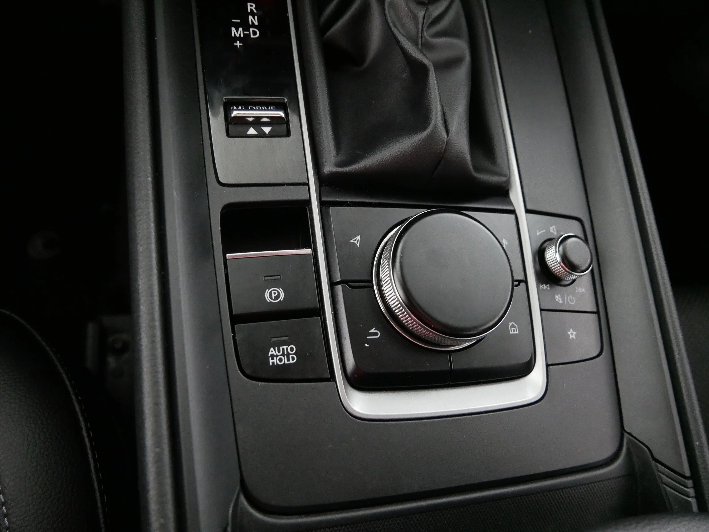 Used 2024 Wind Chill Pearl Mazda 2.5 S Preferred Package image 29