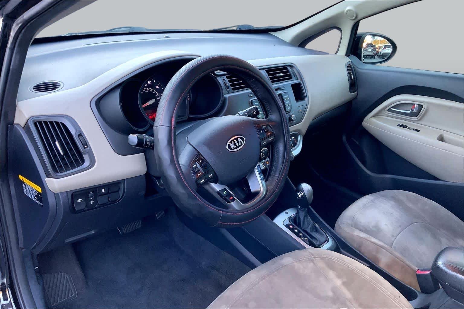 Used 2012 Aurora Black Pearl Kia EX image 14