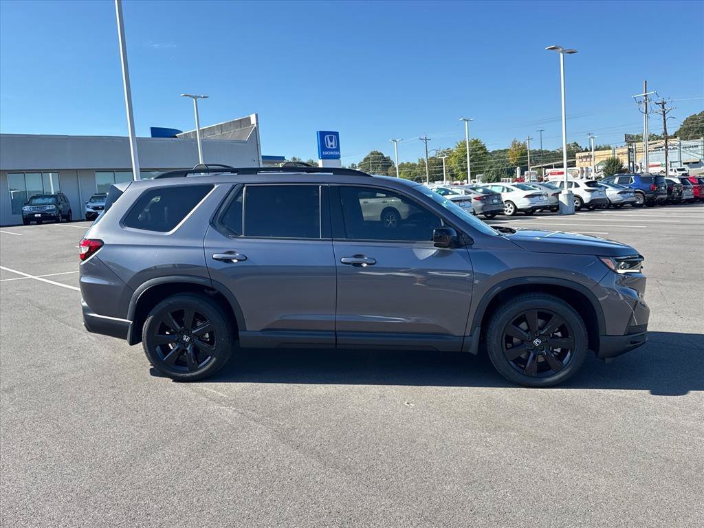 Certified Used 2025 Modern Steel Metallic Honda AWD Black Edition image 37