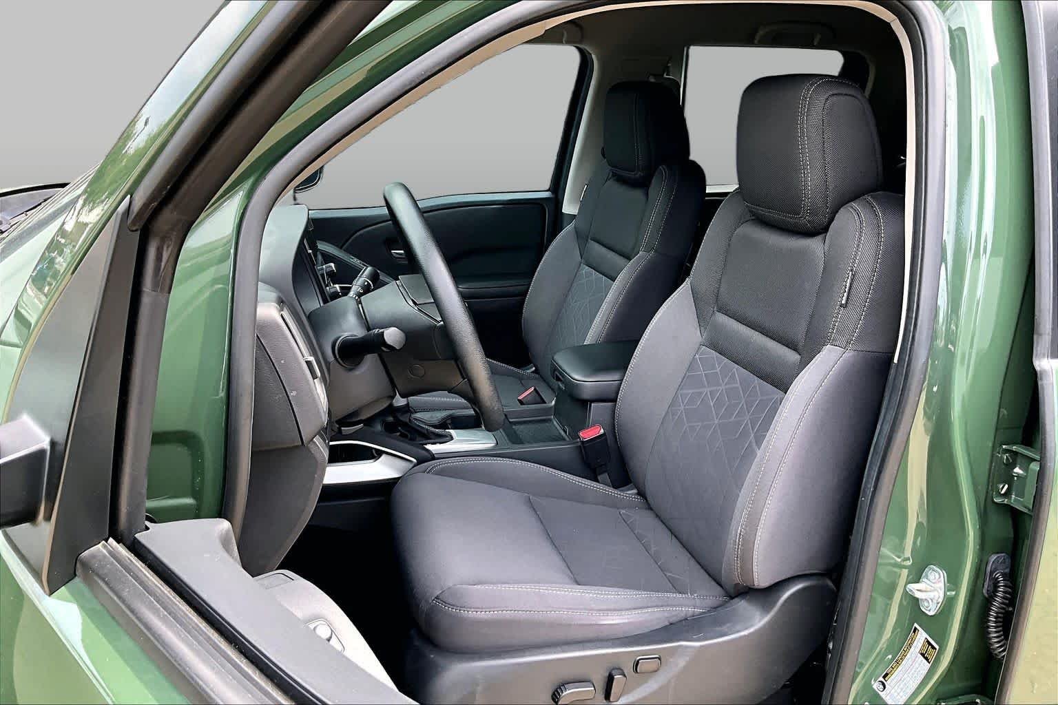 Certified Pre-Owned 2025 Nissan Frontier SV