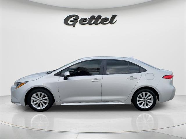 Certified Used 2024 CLASSIC SILVER METALLIC Toyota  image 8