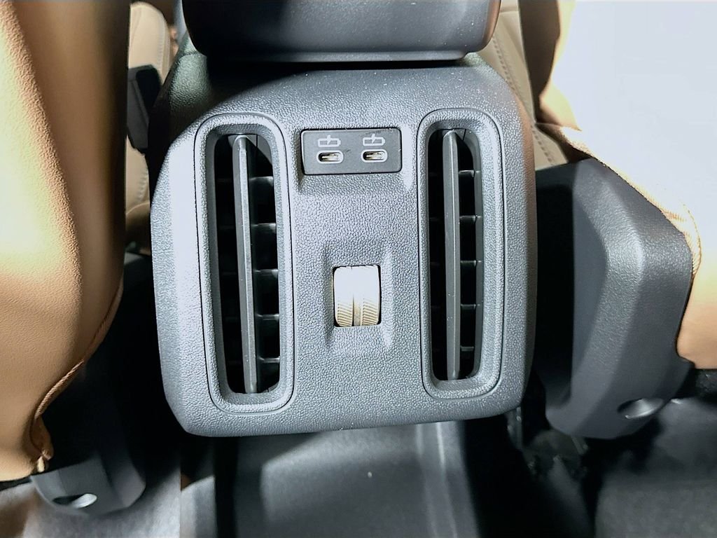 Used 2026 Green MINI Signature Plus image 18