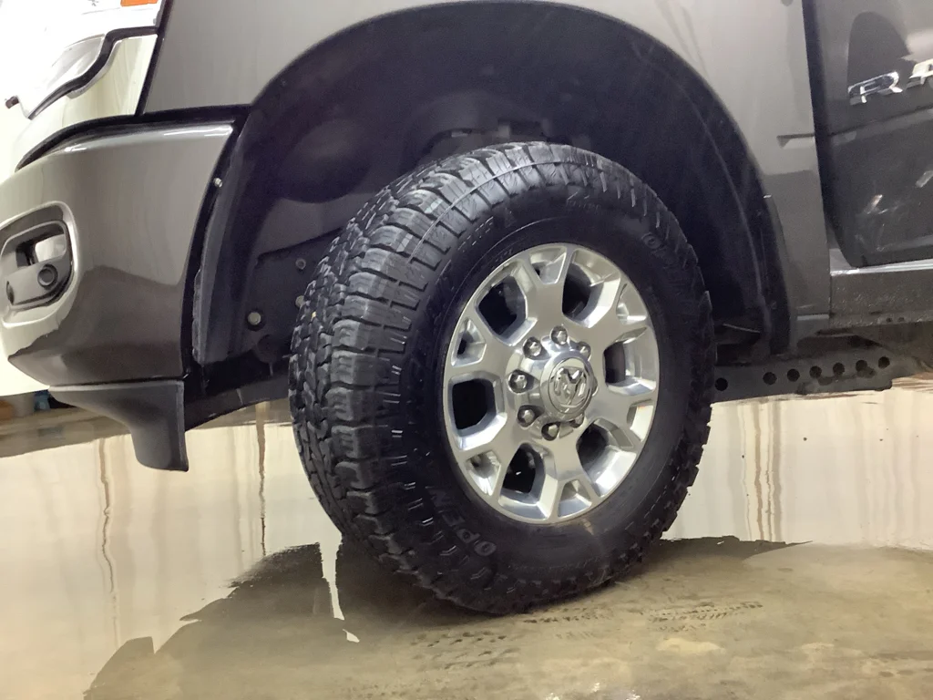 Used 2024 Granite Crystal Metallic Clearcoat Ram Laramie image 27
