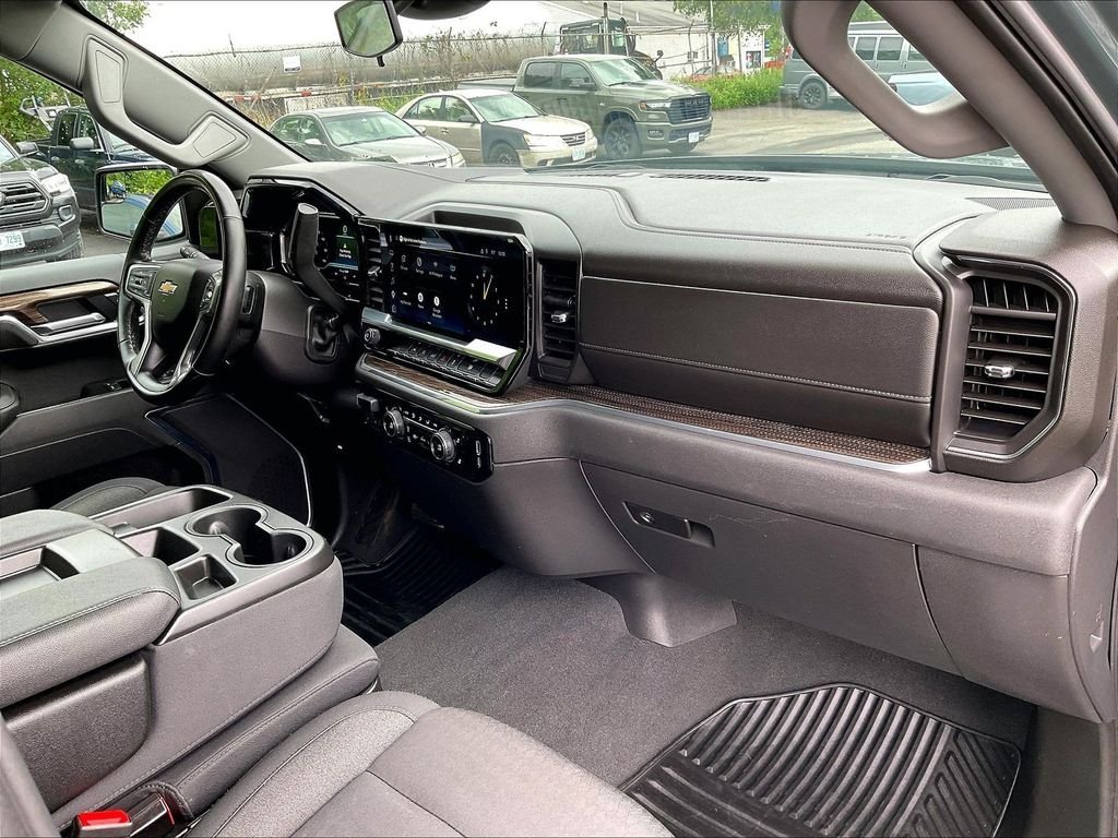 Used 2025 Gray Chevrolet LT image 14