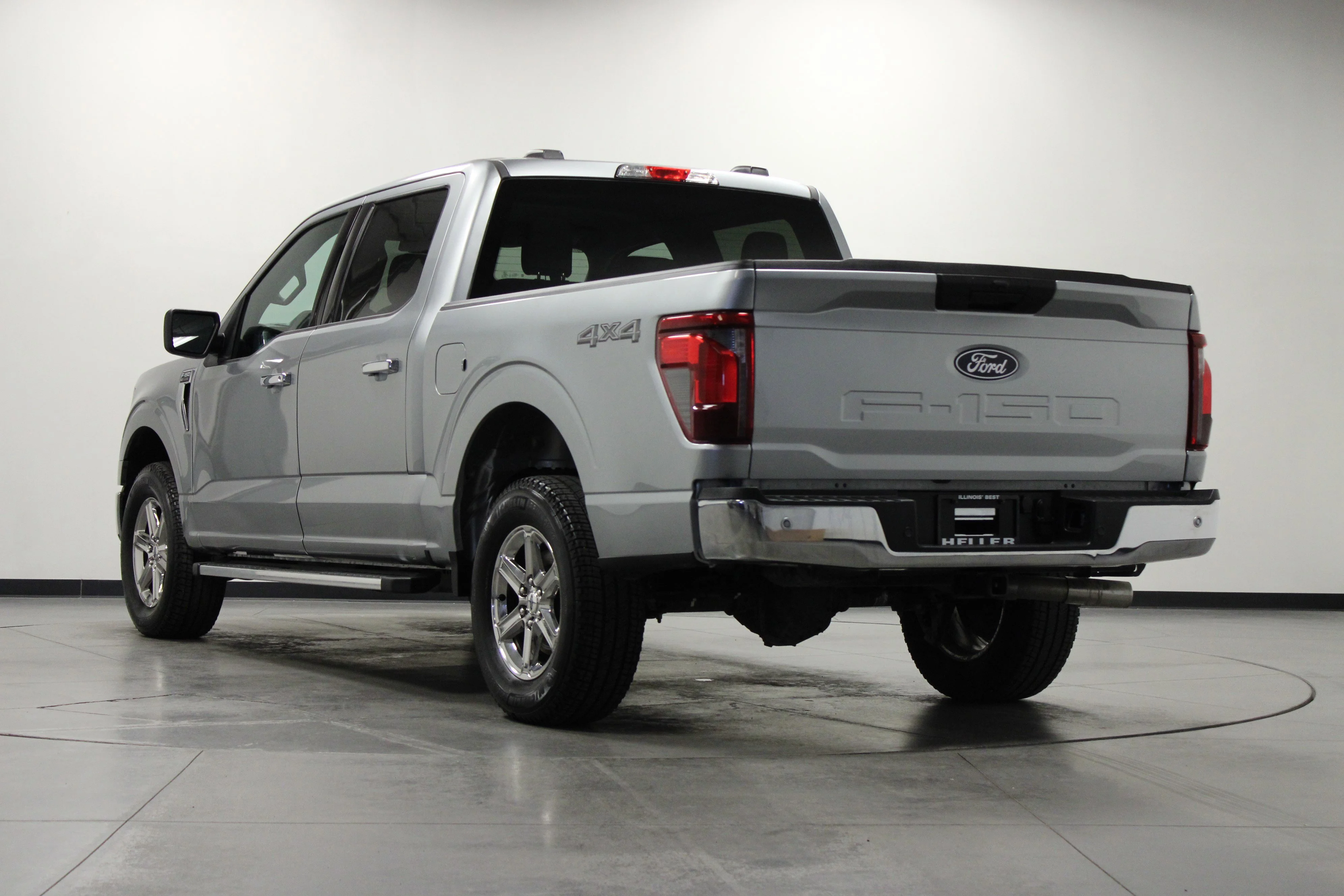 Used 2025 Iconic Silver Metallic Ford XLT image 6