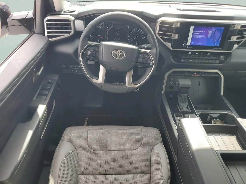 Used 2022 White Toyota SR5 image 12