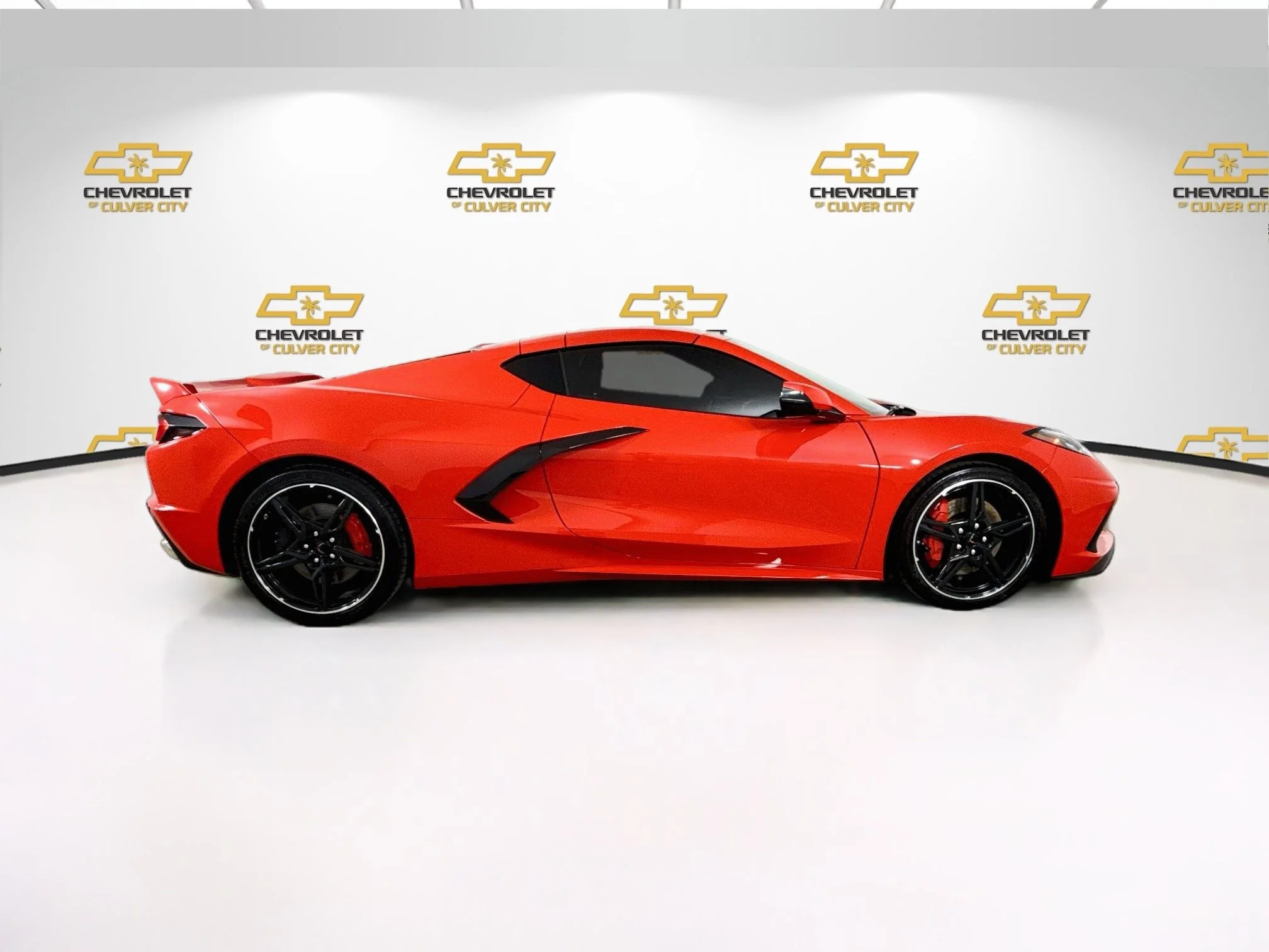 Used 2021 TORCH RED Chevrolet 2LT image 9