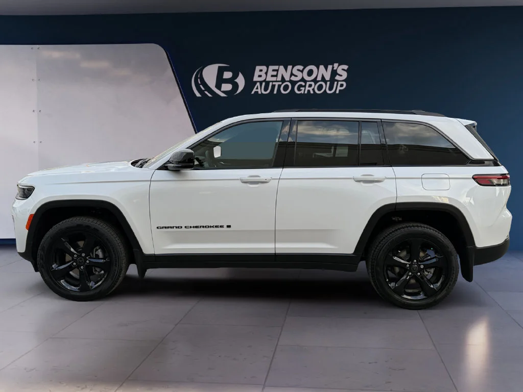 New 2027 White/off-white Jeep Limited image 2