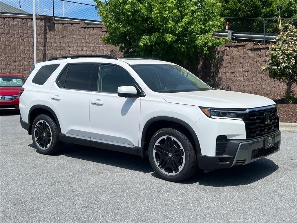 2026 Honda Pilot Touring AWD's photo