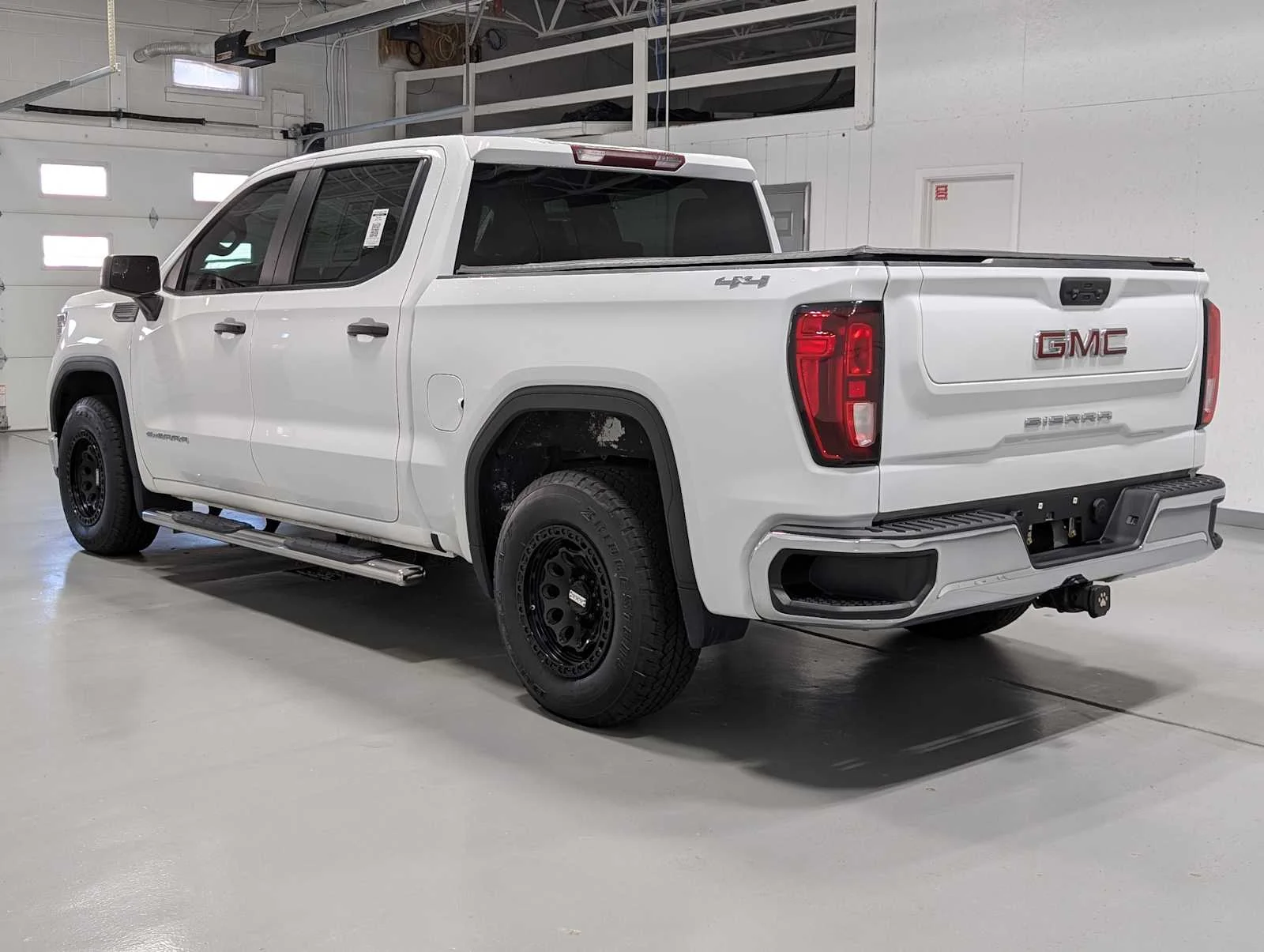 Used 2022 Summit White GMC Pro image 11